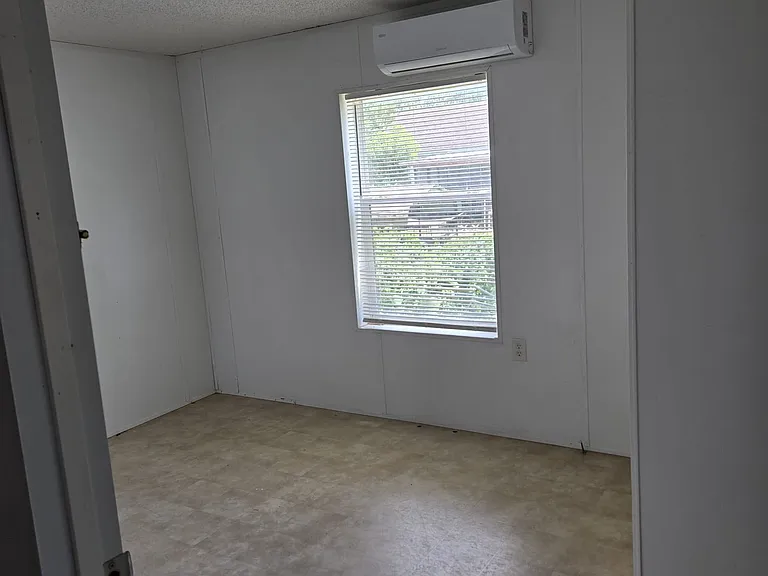 613 Anna Ave — Photo 8