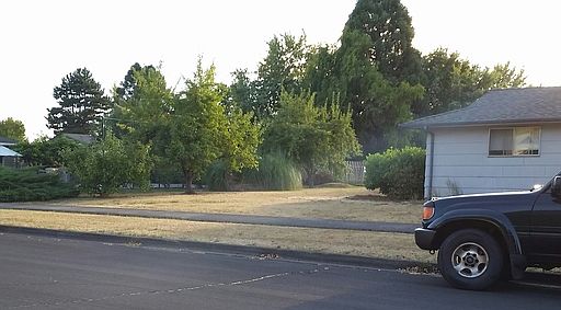 2nd image of 394 NE Conifer Blvd
