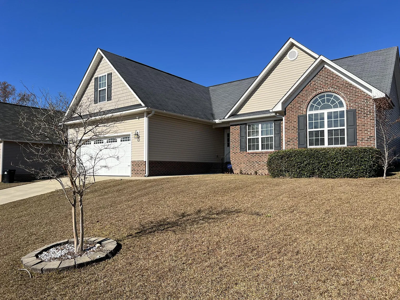 3 bed, 1802 sqft, $1,900 — Photo 2
