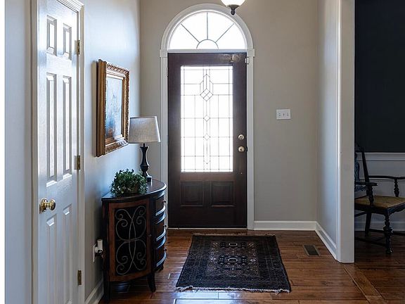 4th image of 9 Shadow Ridge Dr