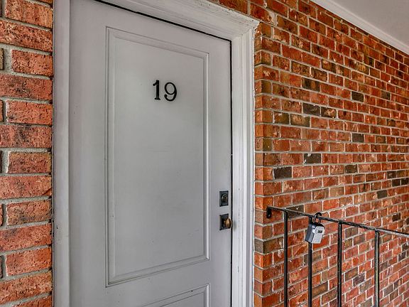 4th image of 1240 Fairmont Ave APT 19