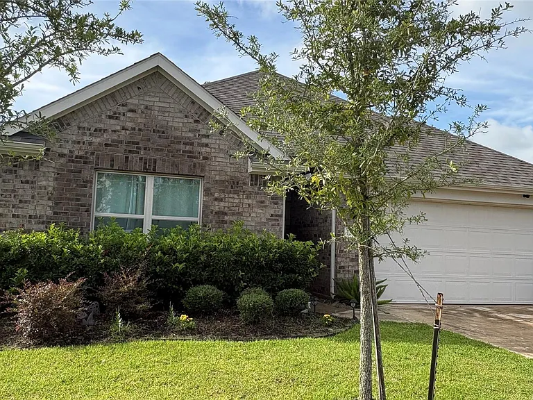 1206 Portimao Ct — Photo 1