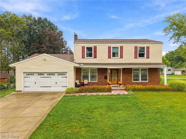 7709 Green Valley Dr, Cleveland, OH 44134