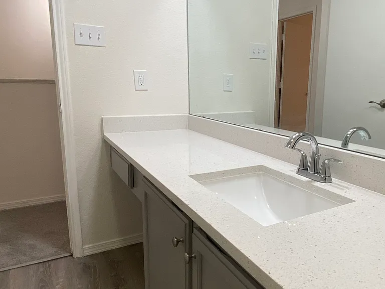 219 Meadow Ct #B — Photo 17