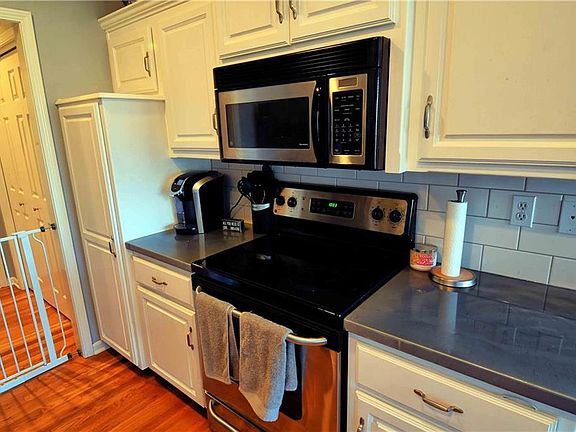 5th image of 13121 Washington Ct