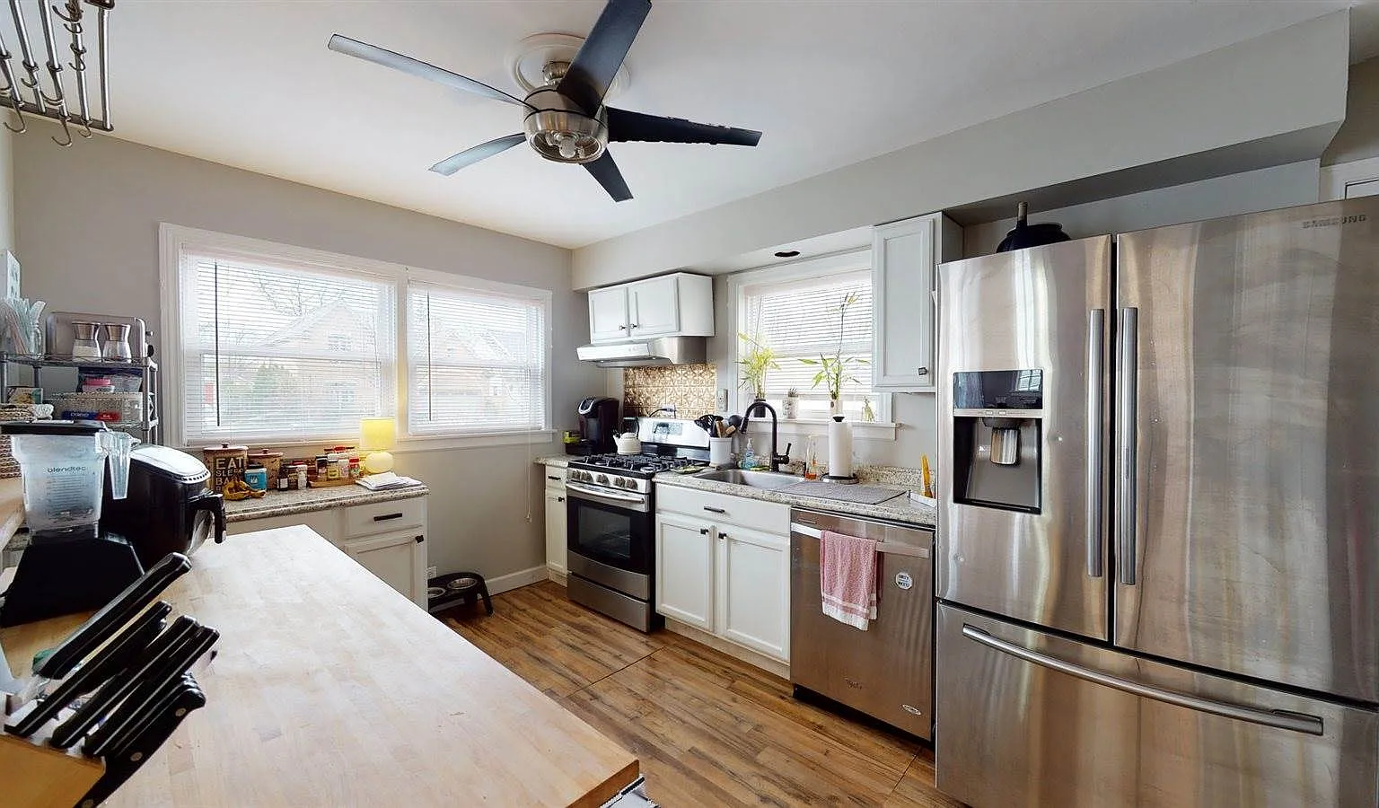3 bed, $2,995 — Photo 4