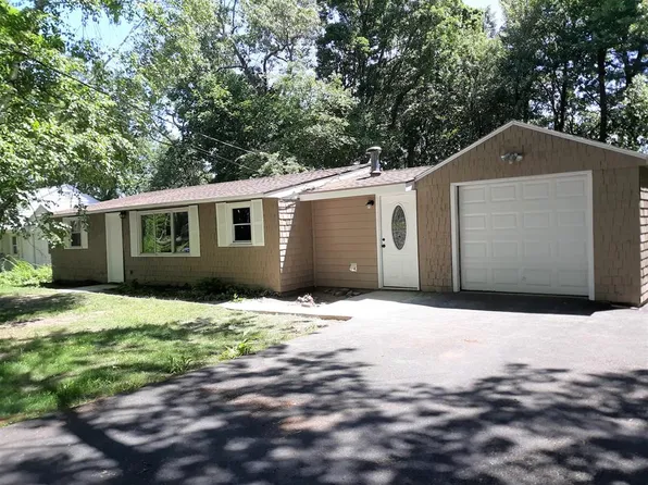 192 Reservoir St, Holden, MA 01520