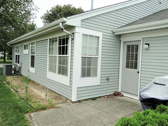 3rd image of 1066B Buckingham Dr