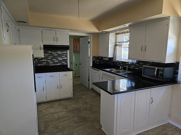 4th image of 3620 Buffalo Dr