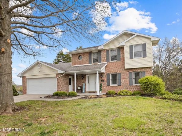 2302 Plymouth Rock Dr, Jefferson City, MO 65109