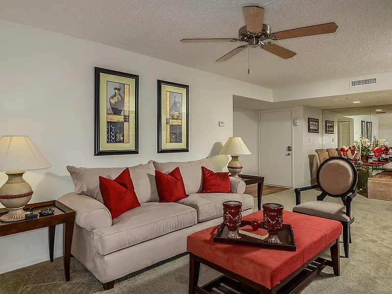 Park Avenue Apartments — Photo 14