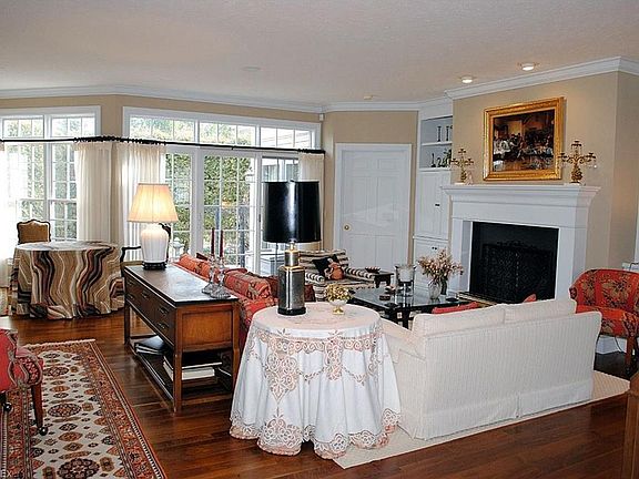 4th image of 8105 Knolls Way