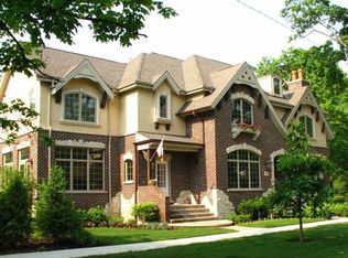 233 Elmore St, Park Ridge, IL 60068