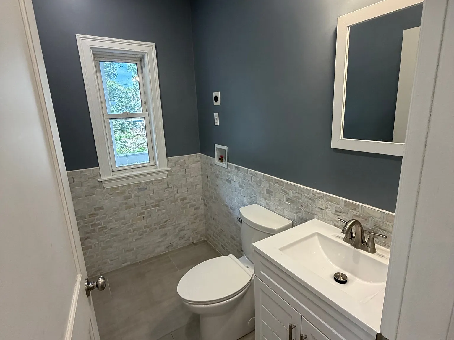 4 bed, 1.5 bath, $3,300 — Photo 4