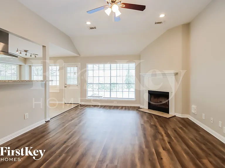 18811 Singing Woods Dr — Photo 2