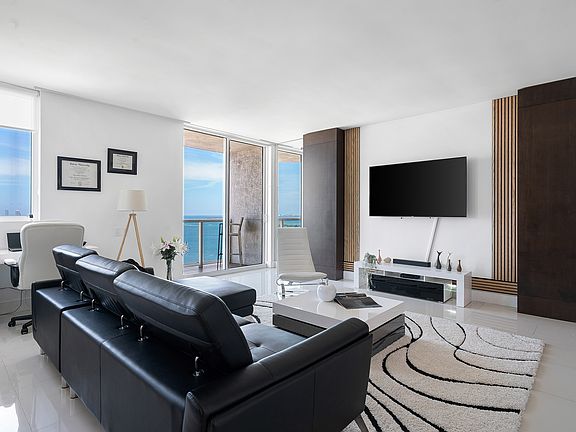 5th image of 244 Biscayne Blvd APT 2602