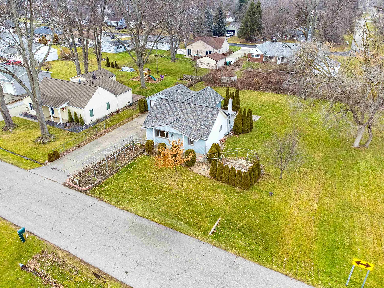 8315 Janis St photo 1