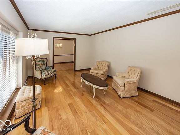 4th image of 1214 Ironwood Dr W