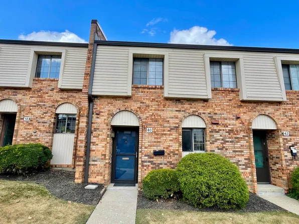 40 Terrace Ct, Carmel, IN 46032