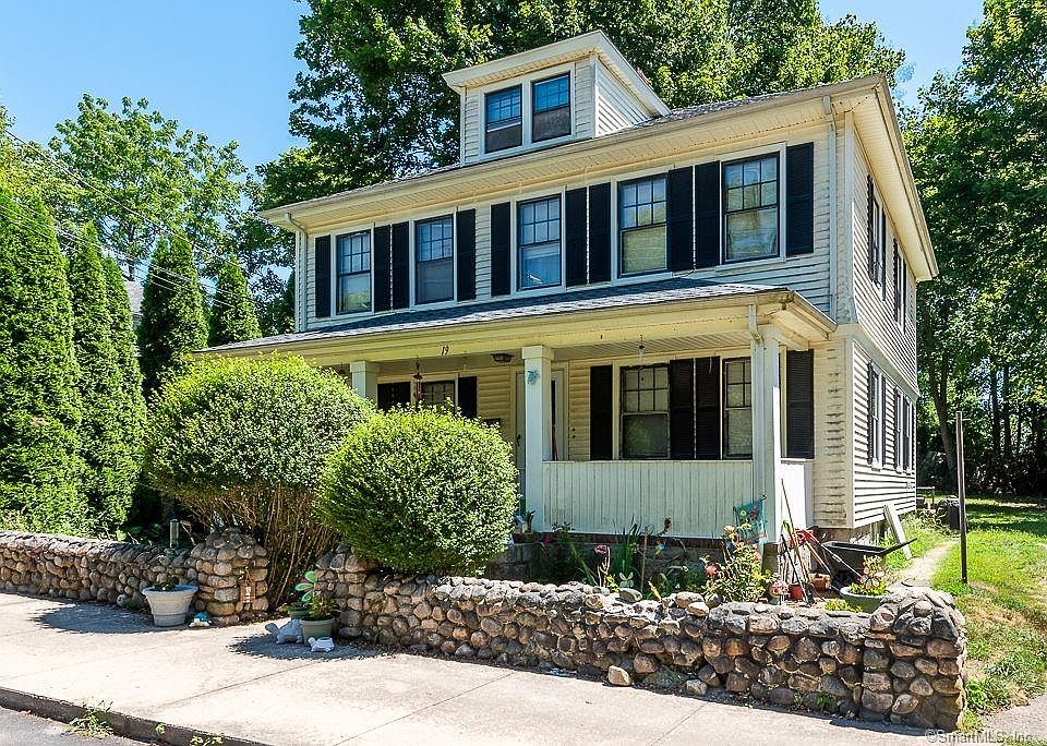 19 Downer St Pawcatuck, CT, 06379 Apartments for Rent Zillow