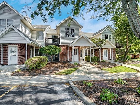 3rd image of 622 Thornburg Pl