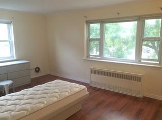 7615 170th St, Fresh Meadows, NY 11366