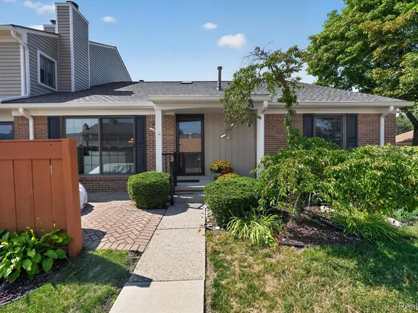 22076 Edgewater, Novi, MI 48375