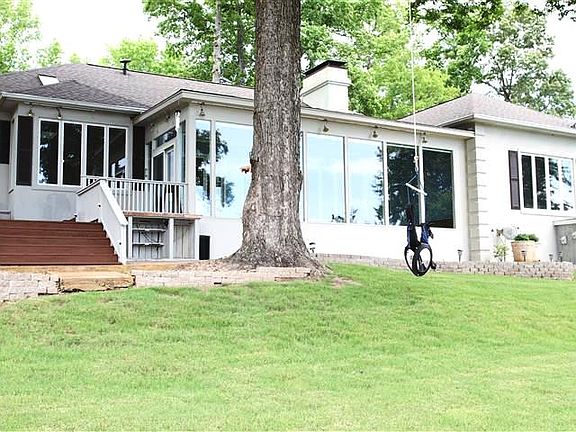 Back of house. Windows!