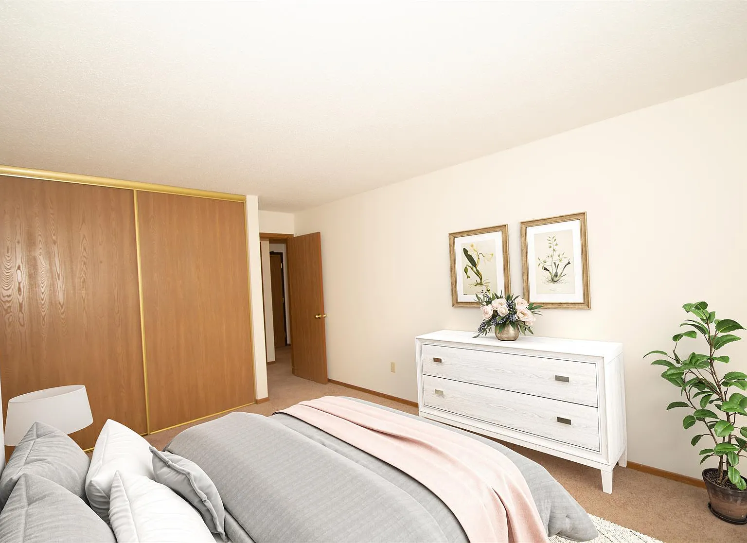 Lynn Court — Photo 2
