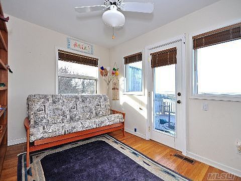 4th image of 22 Broadway .
