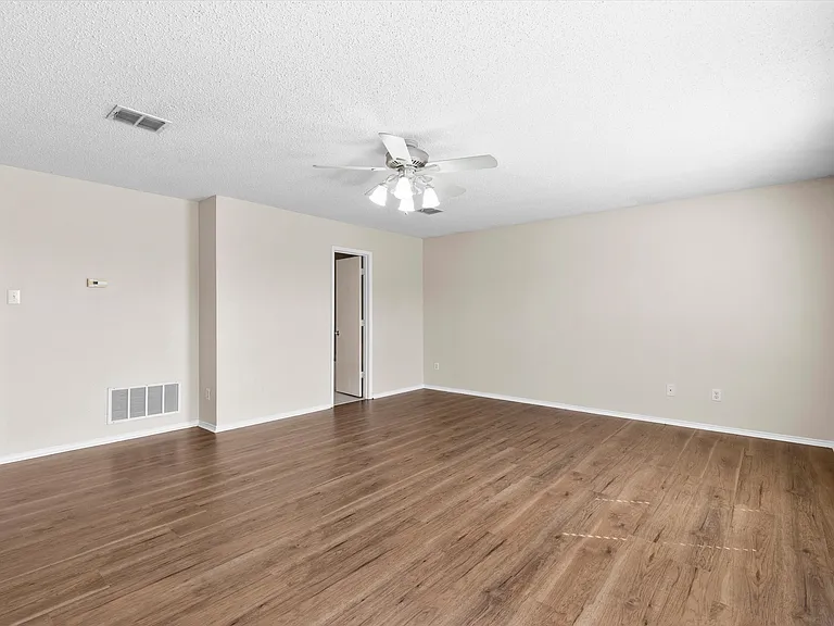 3104 Westview Dr — Photo 16
