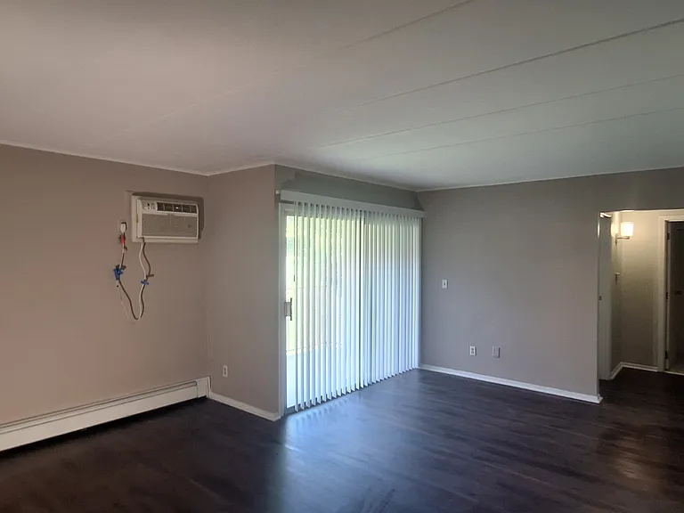 300 Highway Ave #4 — Photo 8