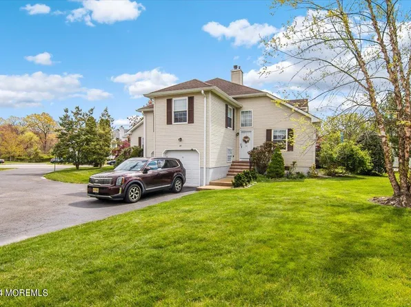 53 Racquet Road, Wall, NJ 07719