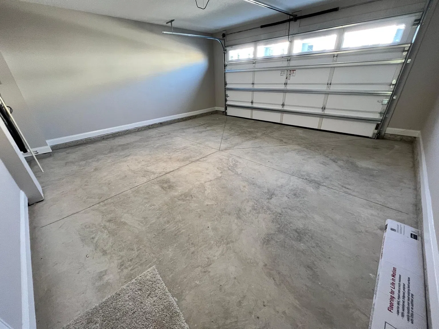 3 bed, 2.5 bath, 2261 sqft, $2,950 — Photo 3