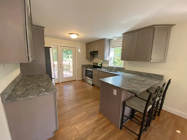 44 Willow St — Photo 2