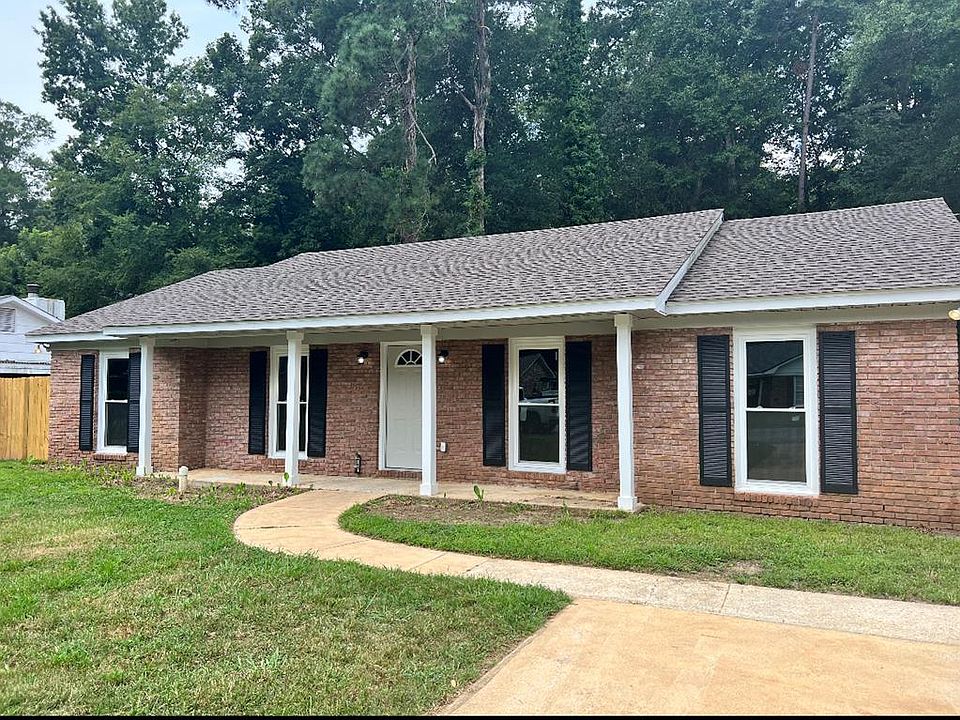1st image of 6511 Charter Oaks Cir
