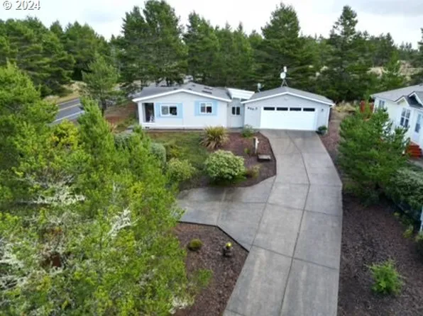 888 Wecoma Loop, Florence, OR 97439