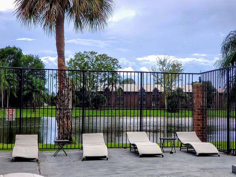 Lake View Villas — Photo 16
