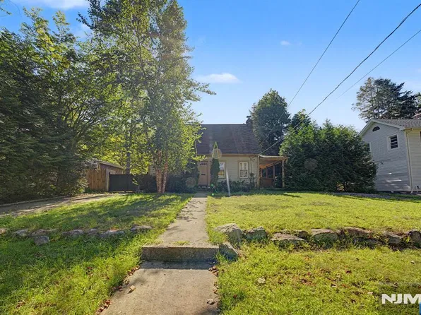 32 Oak Street, Cresskill, NJ 07626