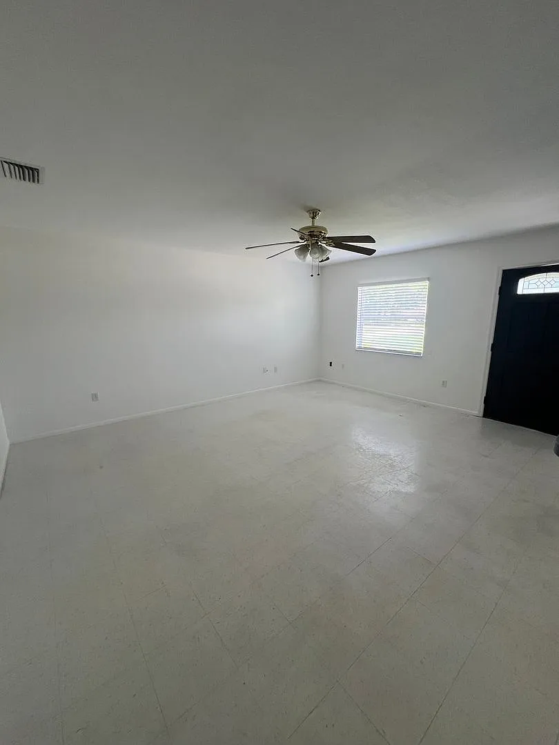 Building Photo - 1065 Nomad Rd