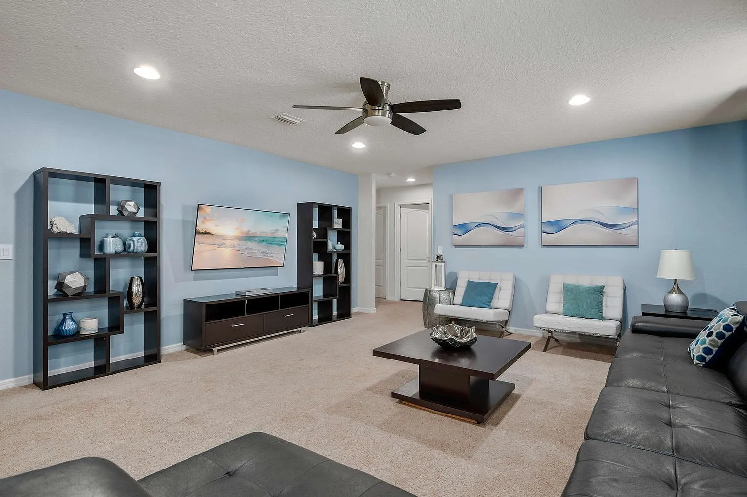 7 bed, 5.0 bath, 4789 sqft, $7,041 — Photo 1