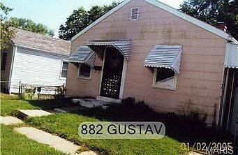 1st image of 882 Gustav Ave