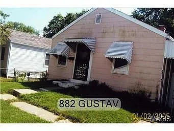 882 Gustav Ave photo 1