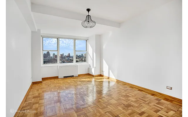 Rented by Douglas Elliman | media 14