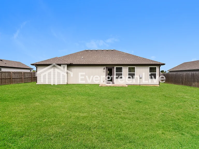 418 N Mojave St — Photo 14