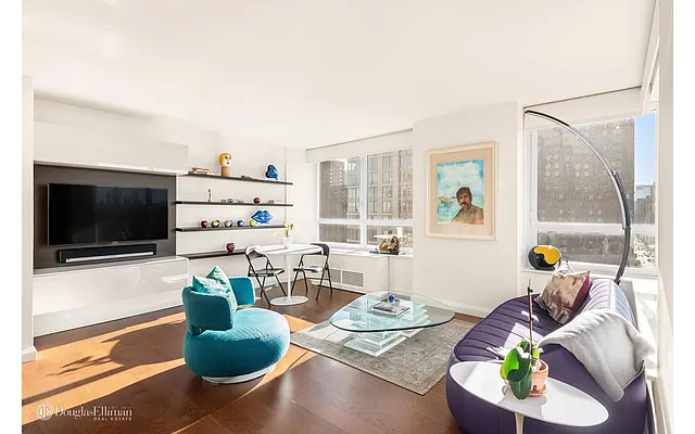 Rented by Douglas Elliman | media 20