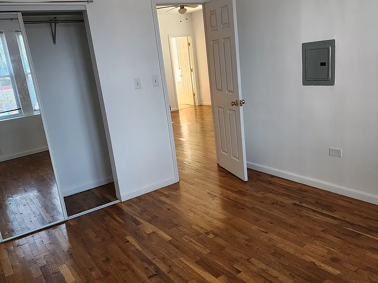 2525 W North Ave #2 — Photo 5
