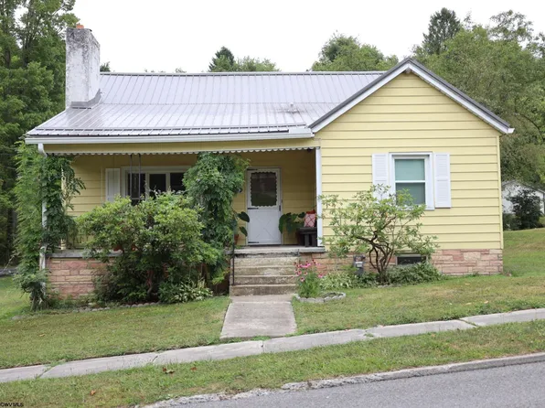 113 Heavner Ave, Elkins, WV 26241