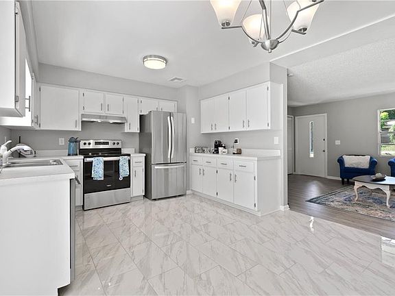 3rd image of 6136 Ashland Ave