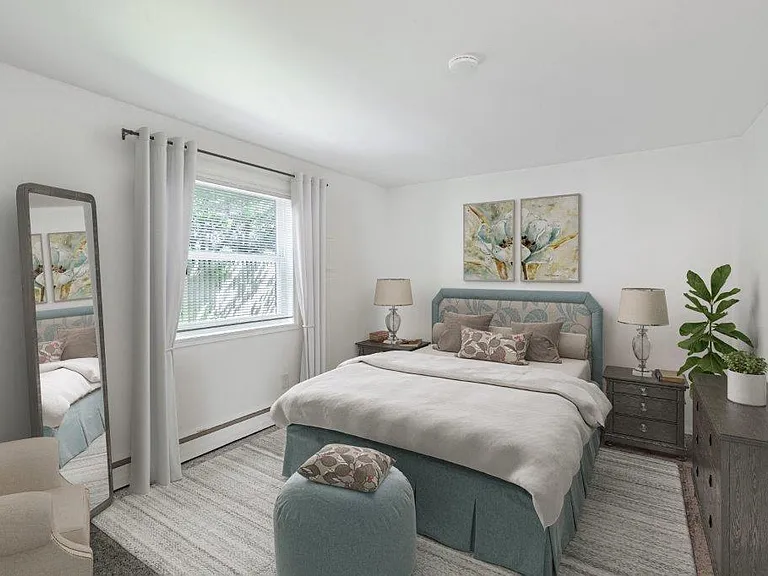 Edgewater Gardens Apartment Homes — Photo 4